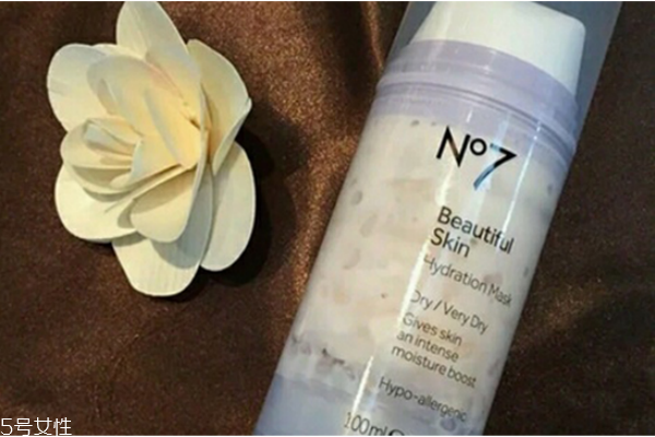 冬天皮膚干燥用什么護膚品好 冬季保濕護膚品排行榜 冬天皮膚干燥用什么護膚品好 冬季保濕護膚品排行榜