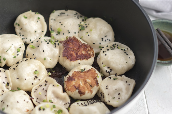 生煎包多汁的做法和配方圖解 生煎包多汁的做法和配方圖解