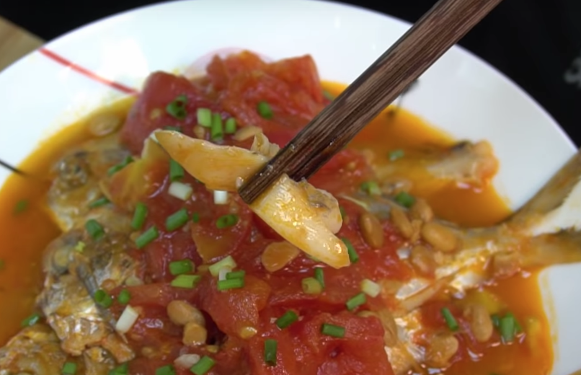 白鯧魚怎么做好吃 酸甜可口番茄燜白鯧的做法 白鯧魚怎么做好吃 酸甜可口番茄燜白鯧的做法