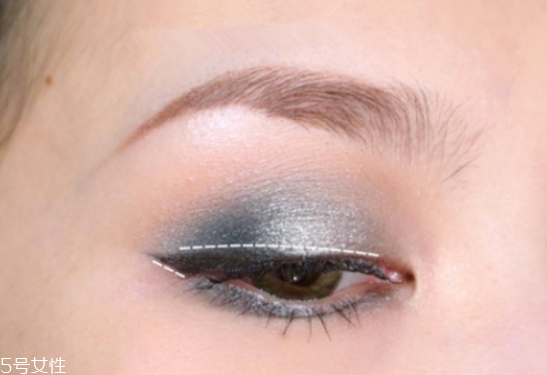 湖藍色眼影怎么畫好看 讓雙眸更深遂 湖藍色眼影怎么畫好看 讓雙眸更深遂
