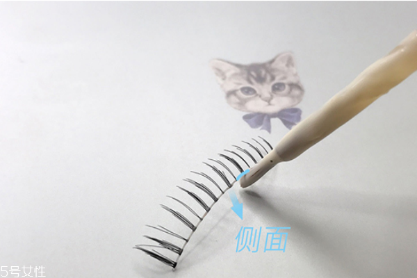 假睫毛可以戴著睡覺嗎 假睫毛的日常保養(yǎng) 假睫毛可以戴著睡覺嗎 假睫毛的日常保養(yǎng)