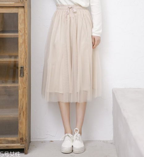 半身中長(zhǎng)裙怎么搭配 4種半身中長(zhǎng)裙穿法 半身中長(zhǎng)裙怎么搭配 4種半身中長(zhǎng)裙穿法