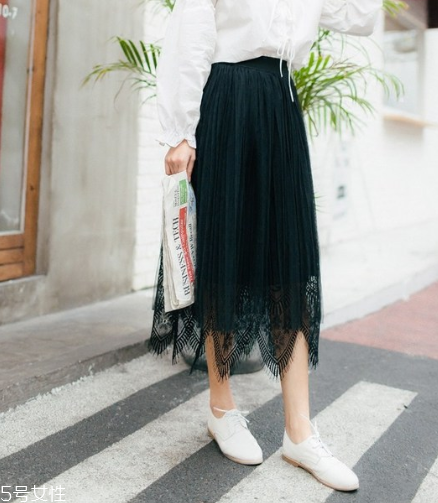 半身中長(zhǎng)裙怎么搭配 4種半身中長(zhǎng)裙穿法 半身中長(zhǎng)裙怎么搭配 4種半身中長(zhǎng)裙穿法