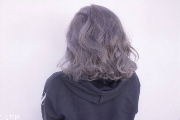 染發(fā)后多久可以再染發(fā) 染頭發(fā)幾天可以重新染 染發(fā)后多久可以再染發(fā) 染頭發(fā)幾天可以重新染