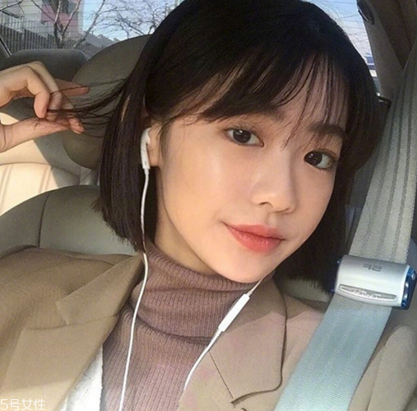 冬天頭發(fā)怎么扎好看 冬天短發(fā)好還是長(zhǎng)發(fā)好 冬天頭發(fā)怎么扎好看 冬天短發(fā)好還是長(zhǎng)發(fā)好