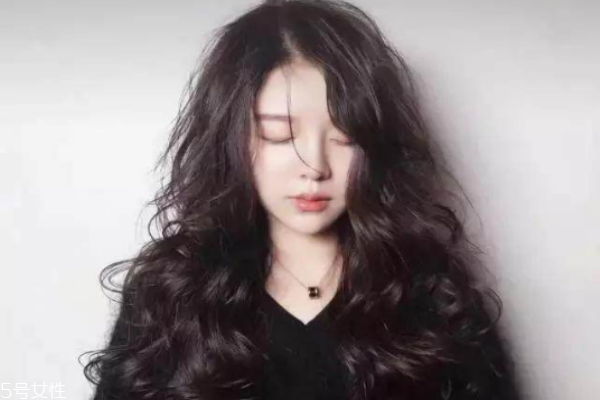 冬天頭發(fā)染什么顏色好看 冬天染發(fā)顏色大全圖片 冬天頭發(fā)染什么顏色好看 冬天染發(fā)顏色大全圖片