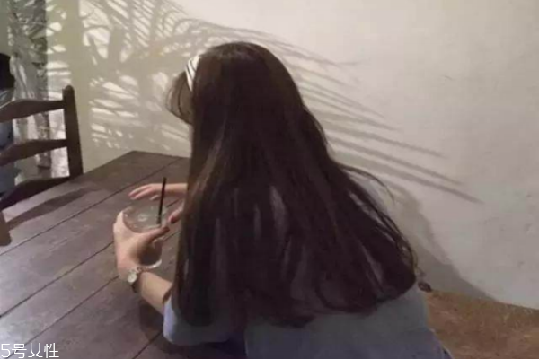 冬天頭發(fā)染什么顏色好看 冬天染發(fā)顏色大全圖片 冬天頭發(fā)染什么顏色好看 冬天染發(fā)顏色大全圖片