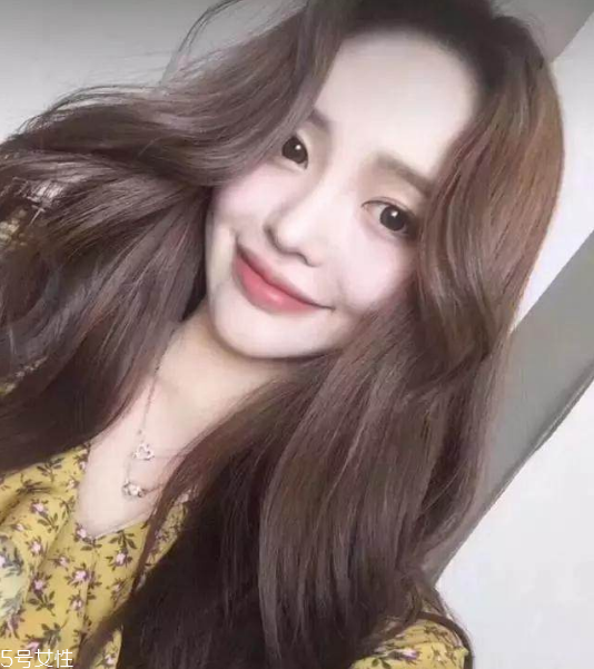 冬天頭發(fā)染什么顏色好看 冬天染發(fā)顏色大全圖片 冬天頭發(fā)染什么顏色好看 冬天染發(fā)顏色大全圖片