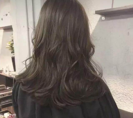 冬天頭發(fā)染什么顏色好看 冬天染發(fā)顏色大全圖片 冬天頭發(fā)染什么顏色好看 冬天染發(fā)顏色大全圖片