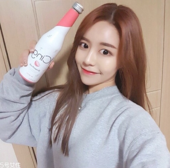 冬天頭發(fā)染什么顏色好看 冬天染發(fā)顏色大全圖片 冬天頭發(fā)染什么顏色好看 冬天染發(fā)顏色大全圖片