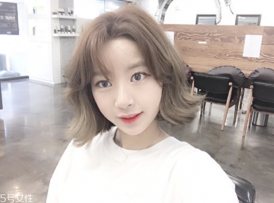 冬天頭發(fā)染什么顏色好看 冬天染發(fā)顏色大全圖片 冬天頭發(fā)染什么顏色好看 冬天染發(fā)顏色大全圖片