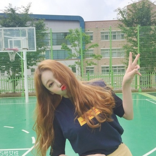 冬天頭發(fā)染什么顏色好看 冬天染發(fā)顏色大全圖片 冬天頭發(fā)染什么顏色好看 冬天染發(fā)顏色大全圖片