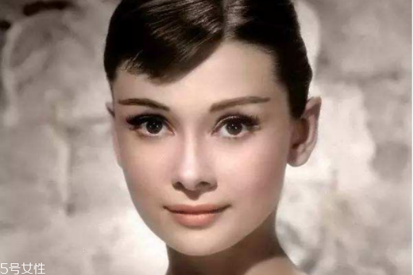 赫本妝容畫法 教你如何畫赫本妝 赫本妝容畫法 教你如何畫赫本妝