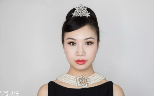 赫本妝容畫法 教你如何畫赫本妝 赫本妝容畫法 教你如何畫赫本妝