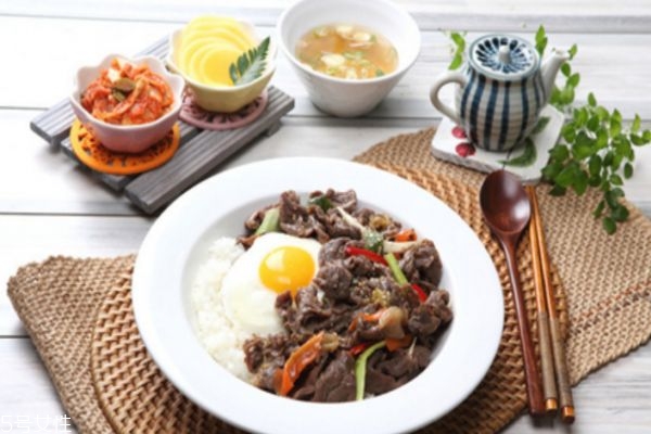 眼睛充血是什么原因 盡量避免疲勞用眼 眼睛充血是什么原因 盡量避免疲勞用眼