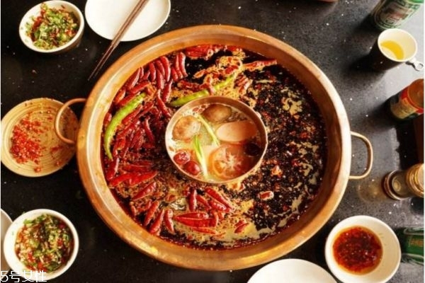 冬季吃火鍋時(shí)哪些事情需要注意 冬季吃火鍋時(shí)哪些事情需要注意