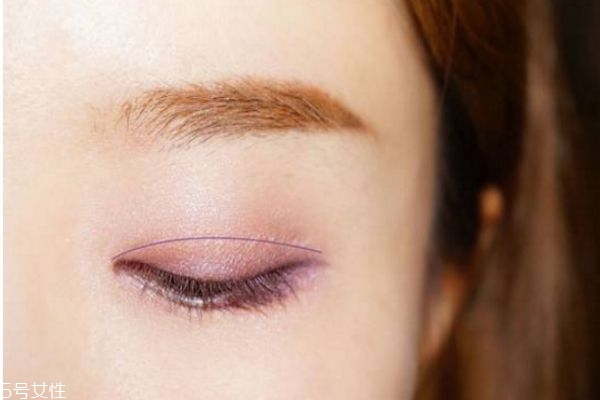 紫色眼影好看嗎 紫色眼妝的畫法 紫色眼影好看嗎 紫色眼妝的畫法