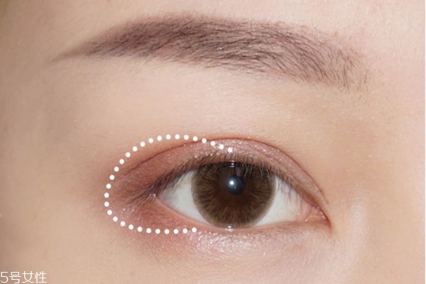 藕粉色眼影怎么畫 好看的秋冬眼妝教程 藕粉色眼影怎么畫 好看的秋冬眼妝教程