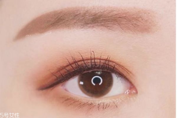 藕粉色眼影怎么畫 好看的秋冬眼妝教程 藕粉色眼影怎么畫 好看的秋冬眼妝教程