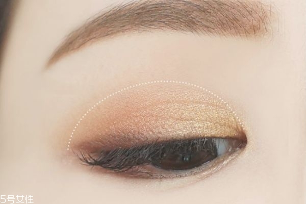 藕粉色眼影怎么畫 好看的秋冬眼妝教程 藕粉色眼影怎么畫 好看的秋冬眼妝教程