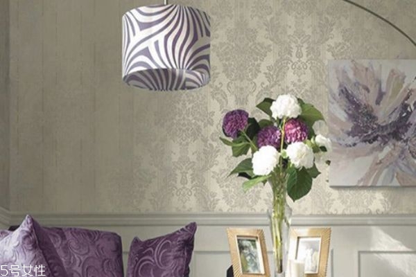 乳膠漆和壁紙哪個(gè)好 各有優(yōu)缺點(diǎn) 乳膠漆和壁紙哪個(gè)好 各有優(yōu)缺點(diǎn)