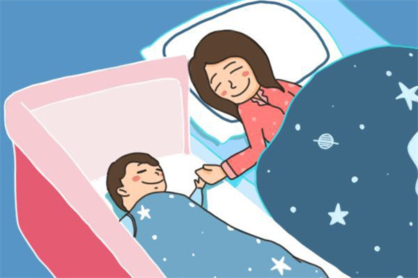 寶寶跟媽媽睡的好處和壞處有哪些 寶寶跟媽媽睡的好處和壞處有哪些