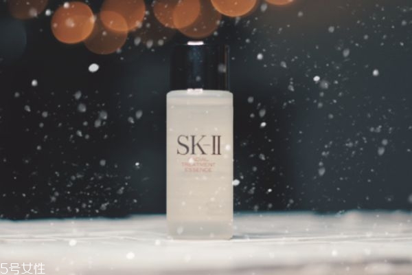 冬天用什么化妝水好 讓你水潤肌膚 冬天用什么化妝水好 讓你水潤肌膚