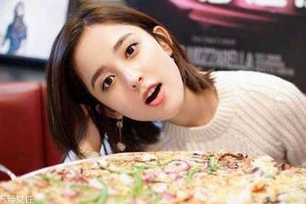 臉上為什么會長斑點 斑點狂長原因 臉上為什么會長斑點 斑點狂長原因