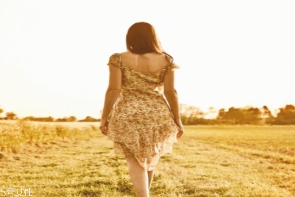 痘痘肌用什么面膜 痘痘肌要選擇什么類型的面膜 痘痘肌用什么面膜 痘痘肌要選擇什么類型的面膜