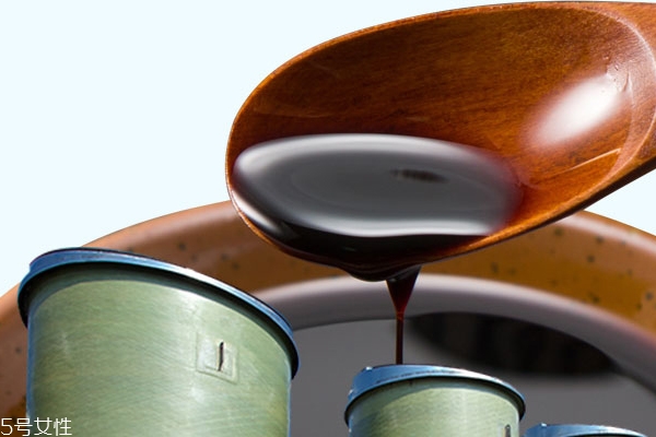 醬油添加了色素嗎 優(yōu)質(zhì)醬油無(wú)需添加色素 醬油添加了色素嗎 優(yōu)質(zhì)醬油無(wú)需添加色素