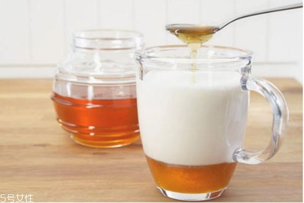 蜂蜜有什么藥用價值 蜂蜜的吃法 蜂蜜有什么藥用價值 蜂蜜的吃法