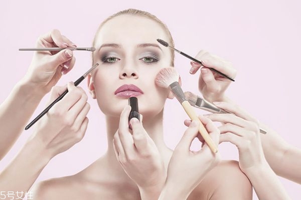 單眼皮女生眼影怎么畫(huà)好看 單眼皮畫(huà)眼影步驟圖解 單眼皮女生眼影怎么畫(huà)好看 單眼皮畫(huà)眼影步驟圖解