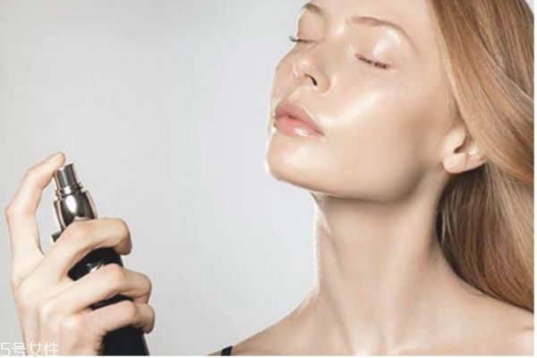 油性皮膚怎么保持清爽 清爽控油祛痘護膚品推薦 油性皮膚怎么保持清爽 清爽控油祛痘護膚品推薦