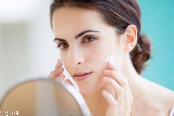 油性皮膚怎么保持清爽 清爽控油祛痘護膚品推薦 油性皮膚怎么保持清爽 清爽控油祛痘護膚品推薦