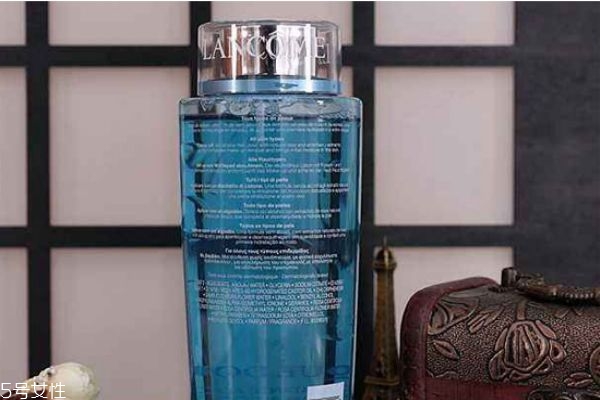 蘭蔻藍(lán)水有什么作用 蘭蔻藍(lán)水什么功效 蘭蔻藍(lán)水有什么作用 蘭蔻藍(lán)水什么功效