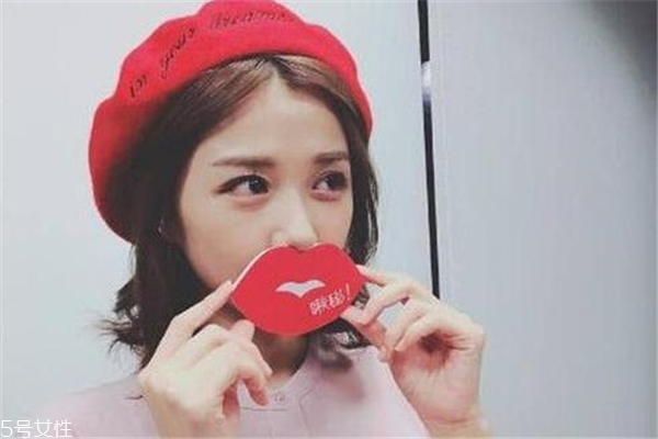 畫家帽適合什么臉型 小臉女生更適合 畫家帽適合什么臉型 小臉女生更適合