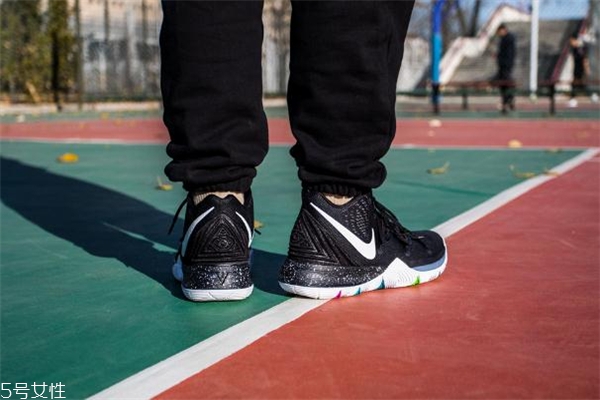 nike kyrie 5歐文5實戰(zhàn)測評 不能錯過的上腳報告 nike kyrie 5歐文5實戰(zhàn)測評 不能錯過的上腳報告
