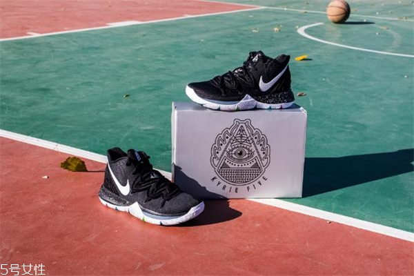 nike kyrie 5歐文5實戰(zhàn)測評 不能錯過的上腳報告 nike kyrie 5歐文5實戰(zhàn)測評 不能錯過的上腳報告