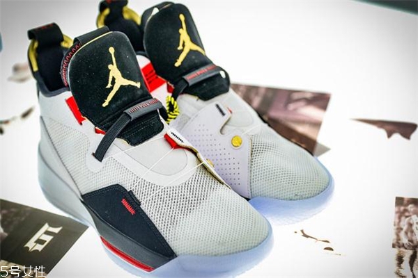 aj33偏碼嗎 按平時碼數(shù)購買 aj33偏碼嗎 按平時碼數(shù)購買