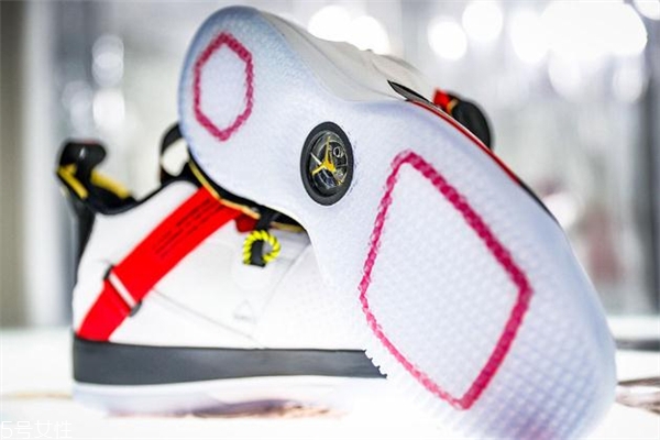 aj33偏碼嗎 按平時碼數(shù)購買 aj33偏碼嗎 按平時碼數(shù)購買