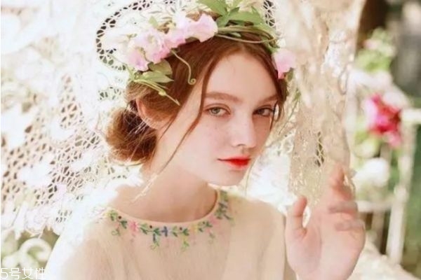 20歲該怎么選擇護(hù)膚品 20歲學(xué)生黨護(hù)膚推薦 20歲該怎么選擇護(hù)膚品 20歲學(xué)生黨護(hù)膚推薦