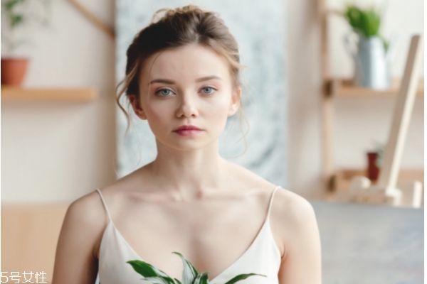 20歲該怎么選擇護(hù)膚品 20歲學(xué)生黨護(hù)膚推薦 20歲該怎么選擇護(hù)膚品 20歲學(xué)生黨護(hù)膚推薦