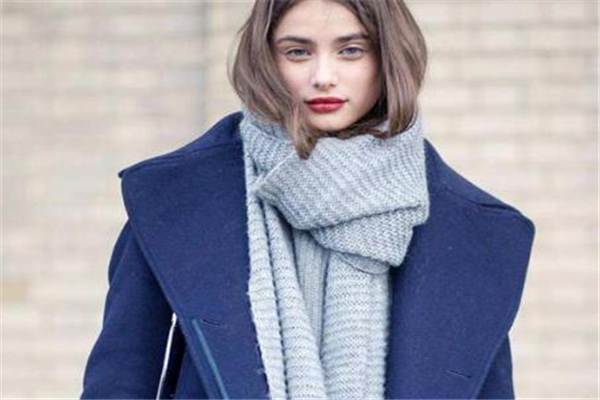 今年流行什么顏色大衣 緊跟時(shí)尚的腳步 今年流行什么顏色大衣 緊跟時(shí)尚的腳步