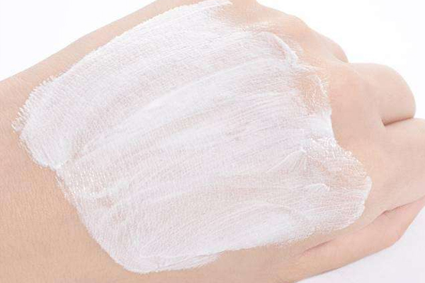 用素顏霜需要注意什么 素顏霜5個使用注意 用素顏霜需要注意什么 素顏霜5個使用注意