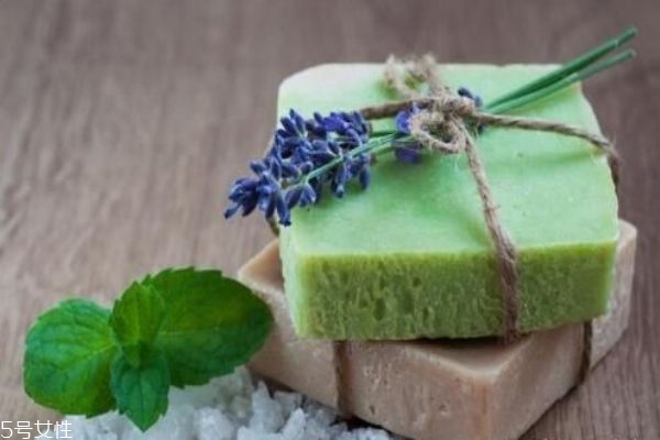 硫磺皂洗臉去螨蟲嗎 硫磺皂洗臉正確方式 硫磺皂洗臉去螨蟲嗎 硫磺皂洗臉正確方式