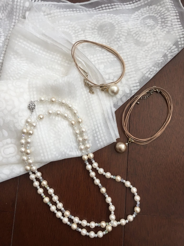 珍珠項鏈怎么搭配衣服才好看 珍珠項鏈怎么搭配衣服才好看