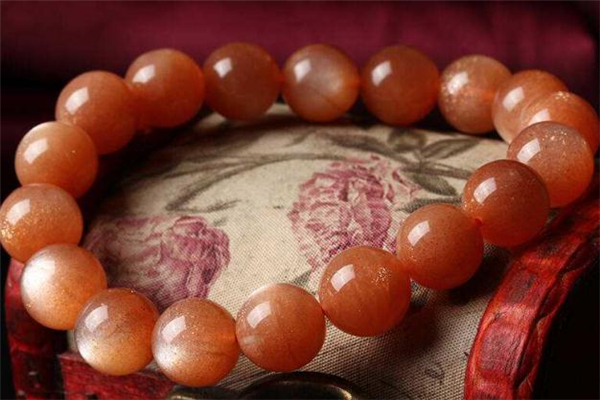 日光石的功效與作用 幸運的護身符 日光石的功效與作用 幸運的護身符