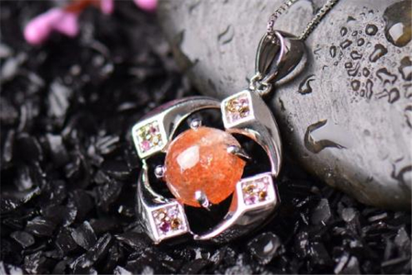 日光石的功效與作用 幸運的護身符 日光石的功效與作用 幸運的護身符