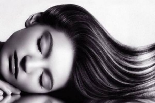 免洗護(hù)發(fā)素和精油的區(qū)別 精油可以代替護(hù)發(fā)素 免洗護(hù)發(fā)素和精油的區(qū)別 精油可以代替護(hù)發(fā)素