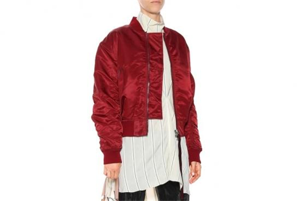 飛行夾克配什么襯衫 輕松玩轉(zhuǎn)冬季衣柜 飛行夾克配什么襯衫 輕松玩轉(zhuǎn)冬季衣柜